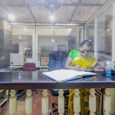 Spot On Indirasagar Executive Hotel Kolhapur Ngoại thất bức ảnh