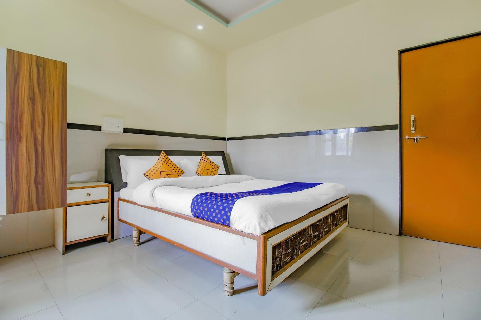 Spot On Indirasagar Executive Hotel Kolhapur Ngoại thất bức ảnh