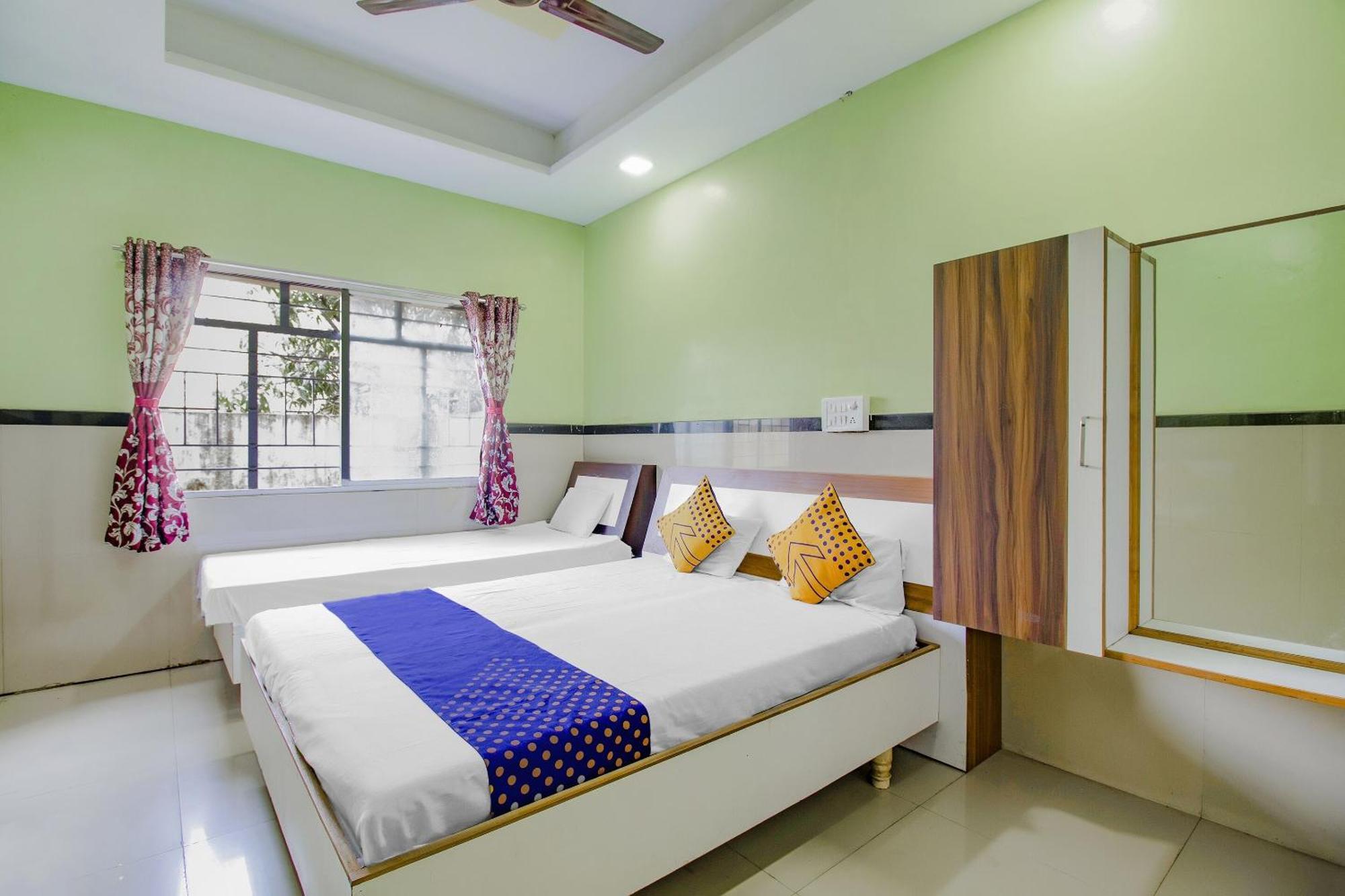 Spot On Indirasagar Executive Hotel Kolhapur Ngoại thất bức ảnh