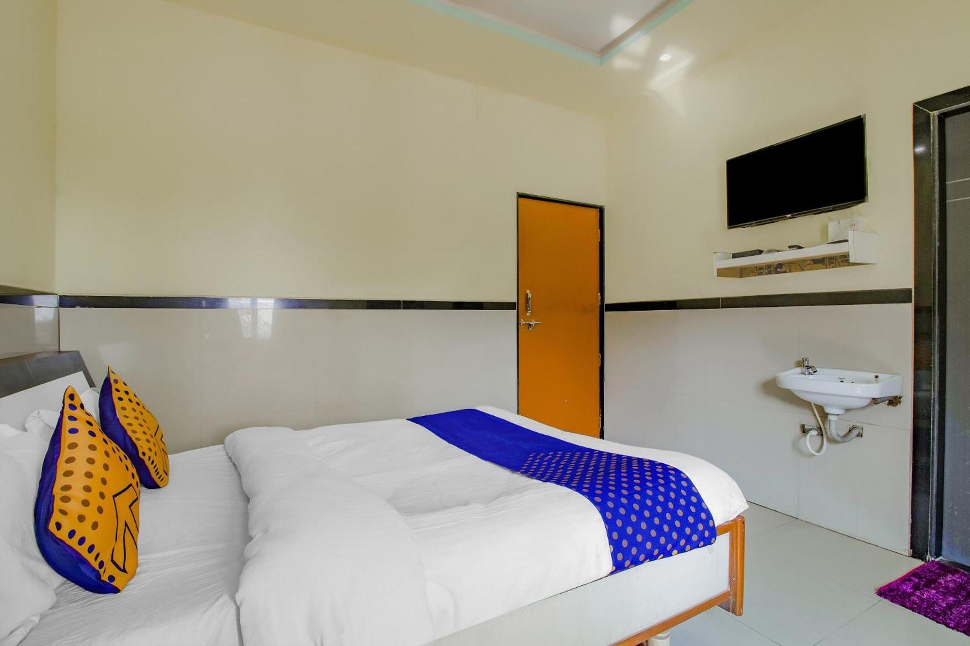 Spot On Indirasagar Executive Hotel Kolhapur Ngoại thất bức ảnh