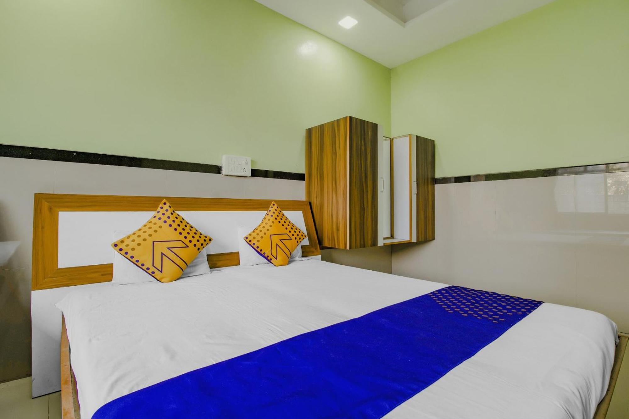 Spot On Indirasagar Executive Hotel Kolhapur Ngoại thất bức ảnh