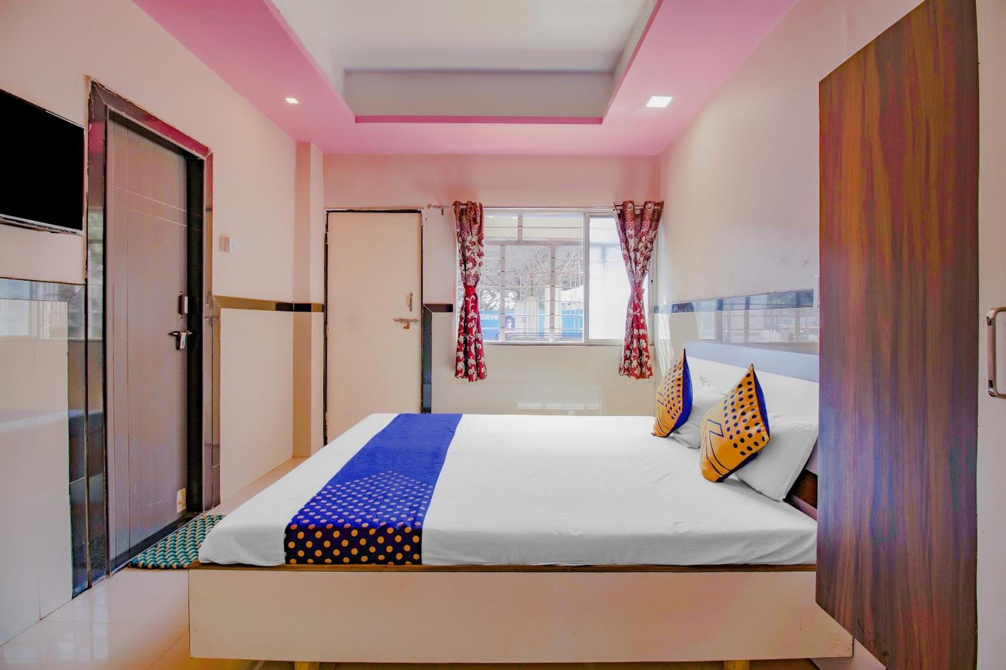 Spot On Indirasagar Executive Hotel Kolhapur Ngoại thất bức ảnh